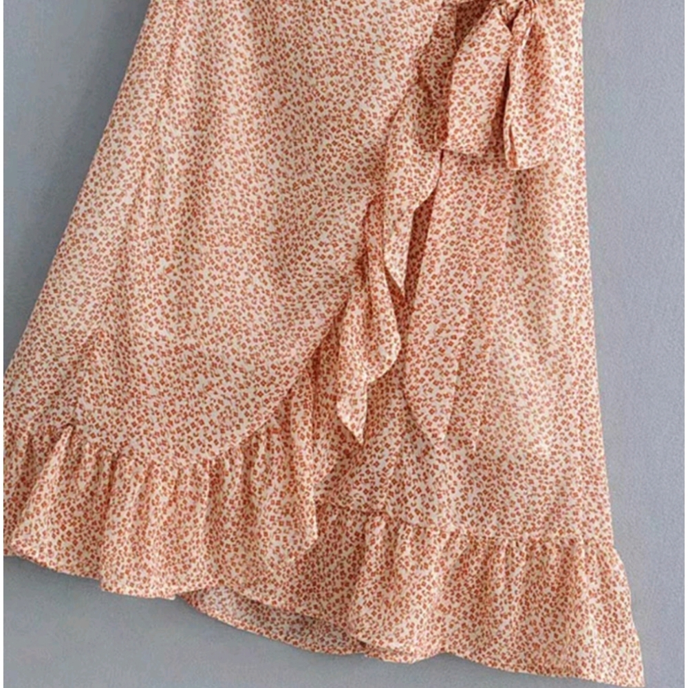 V-Neck Floral Printed Flare Lace-up Dress - Picture 7 of 8